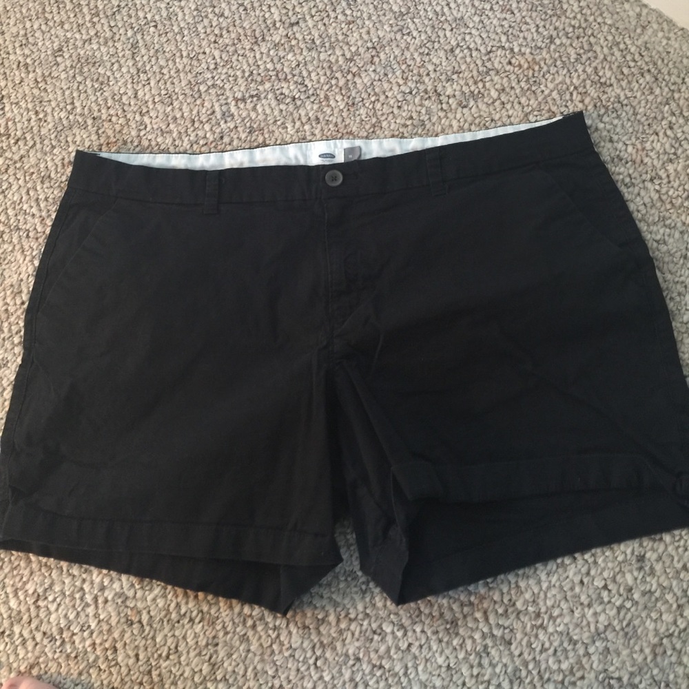 Black old navy shorts